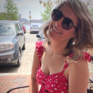 Meet your Posher, Lauren